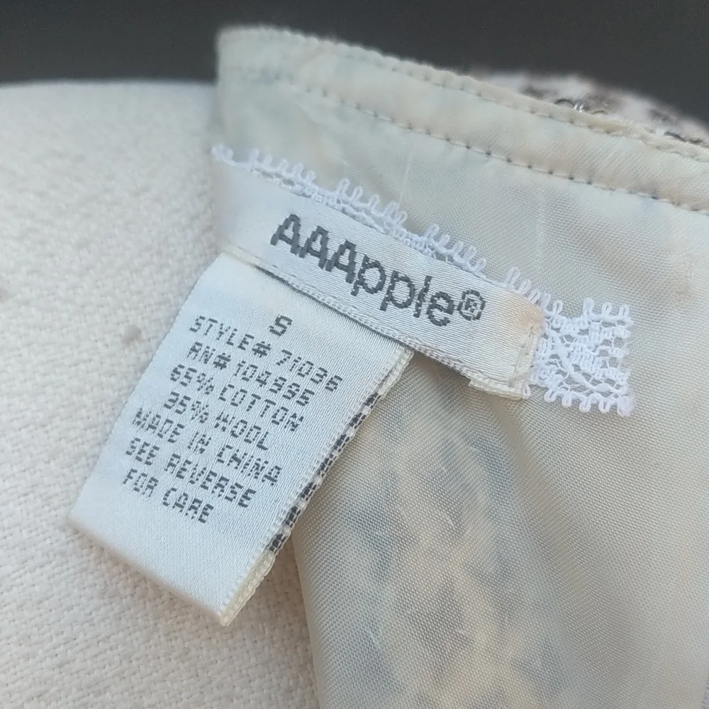 Cute retro looking dress - Picture 7 of 7